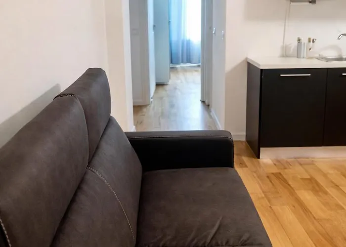 Modern In Milan, Isola Area