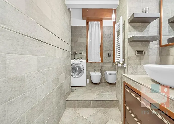 Urban In - Comfortable And Well Connected Apartment *