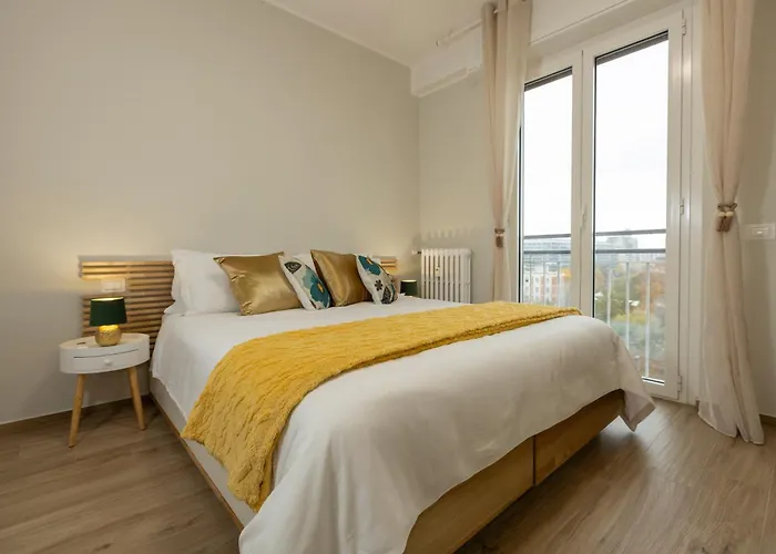 Art - Bocconi Near Train Station, Navigli Apartamento *