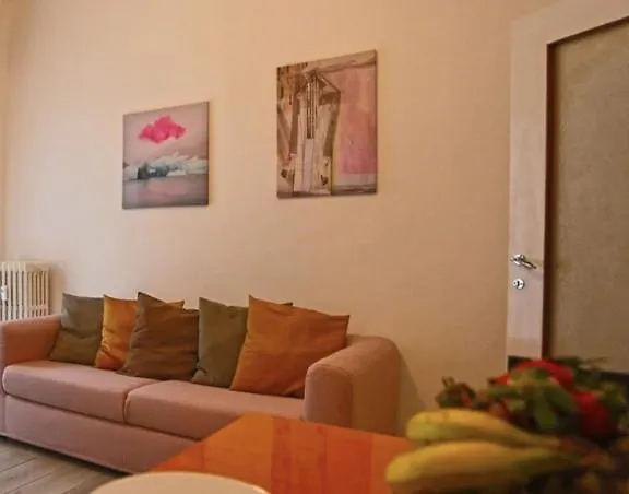 Accogliente Casetta A A Due Passi Dalla Metro Tolstoi *