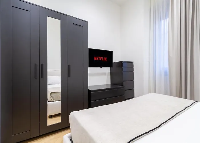 Boutique Flat Steps From Duomo