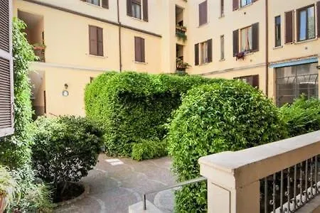 Industrial-chic In The Heart Of Isola Apartment Milan