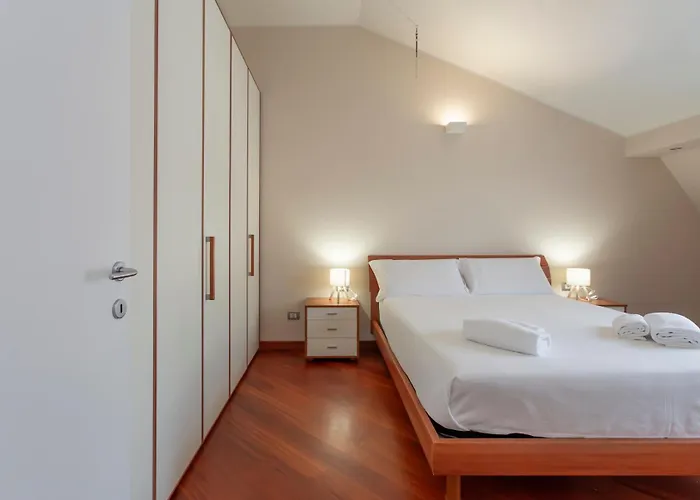 Comfort And Design Between Portello And Citylife Apartment