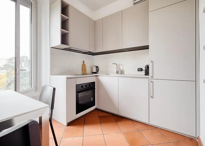 Just Urban Stays - Elegante Appartamento City Life 2min metro M1 e M5 *