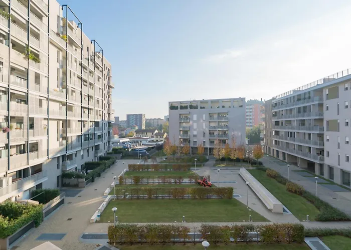 アパート 3br With Large Terrace - 800m From San Leonardo M1 ミラノ