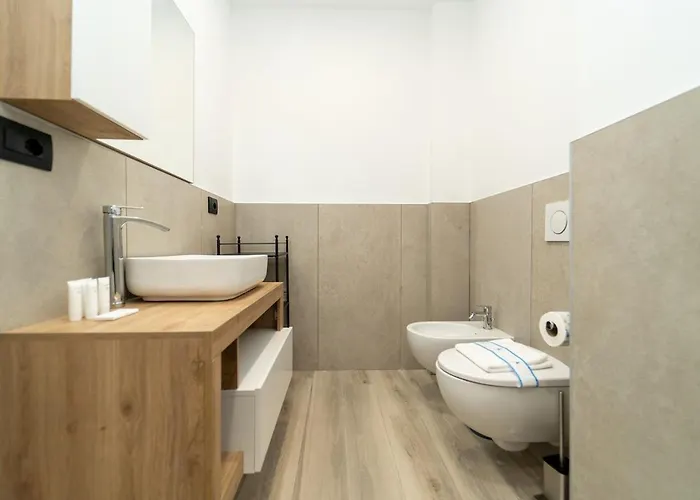 Cozy With Wifi And Ac & Parking Apartment Mailand