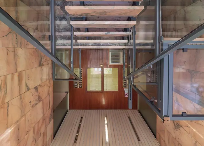 Apartment Comfortable Two-room Porta Romana M3 *