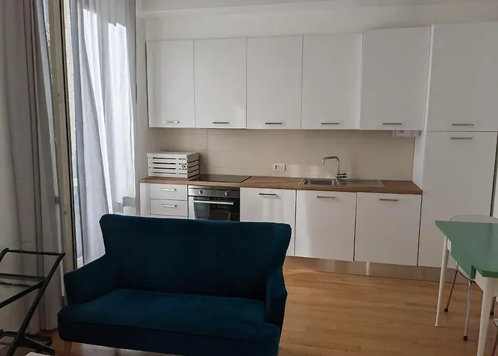 Via Plinio Lovely Flat Corso Buenos Aires 아파트 *