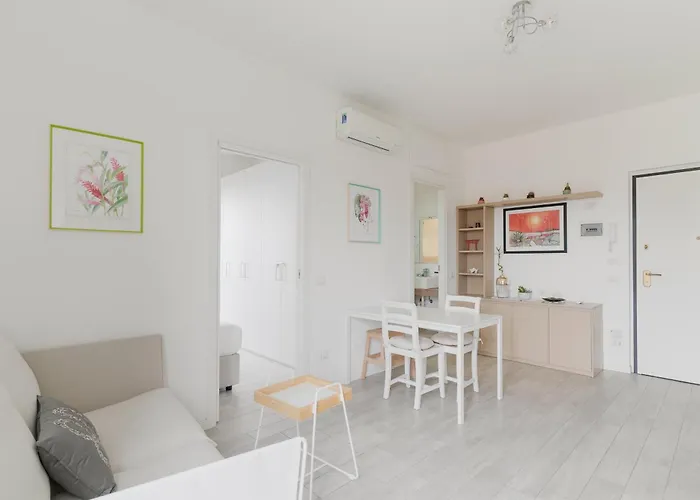 Guesthost - Lovely In Maggiolina *