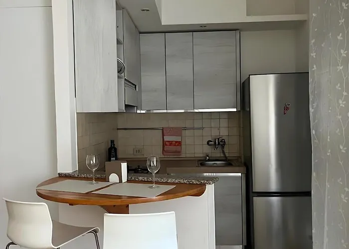 Cozy In Bovisa, Close To Tram Bus And Train