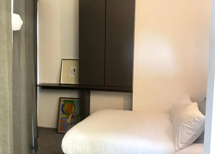 C L I N K E R H O U S E