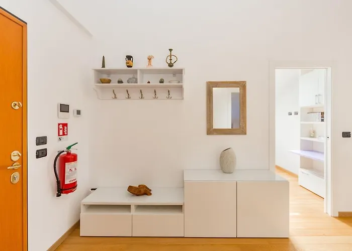 Romantic Navigli Attic Free Garage 255 X 520 Cm Milán