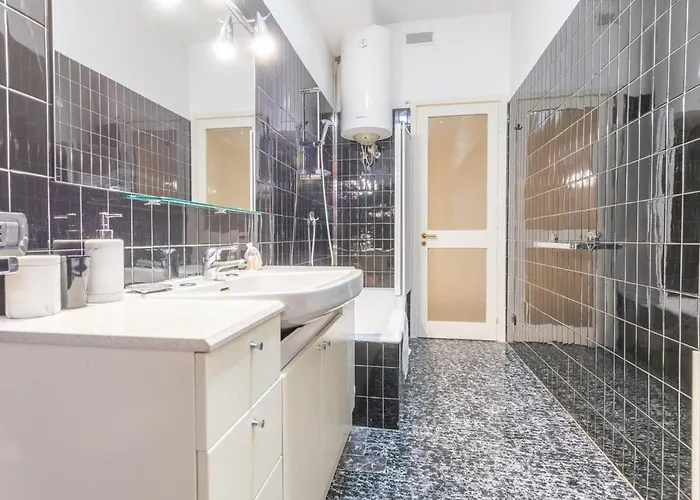 - Spacious And Bright Apartment, Elegant Area 아파트