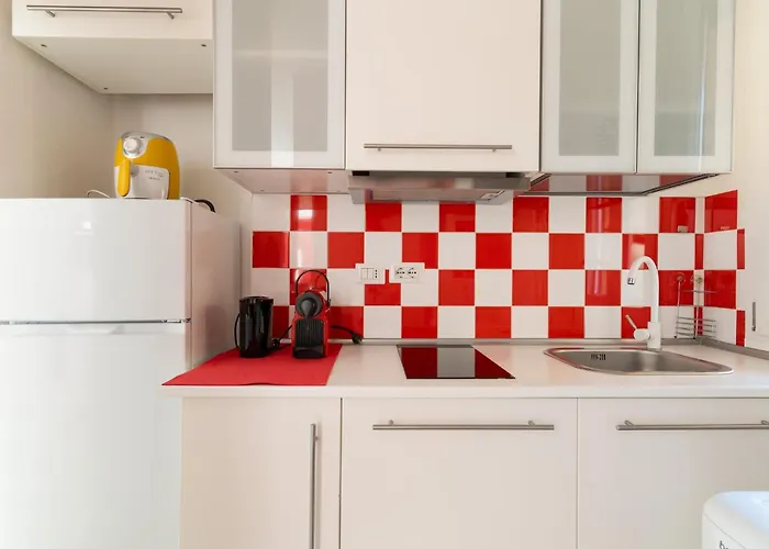 Guesthost - Certosa Cozy Flat With Balcony דירה *