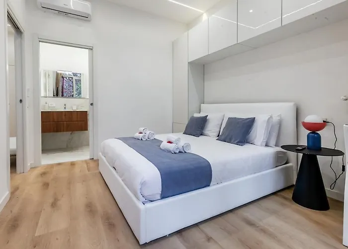 Luxury 2-bedroom Station *