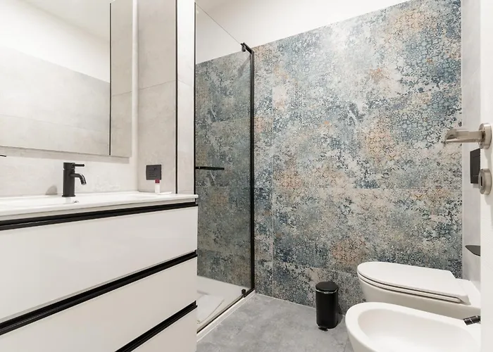 Guesthost - Bright Flat Near Stazione Apartmán