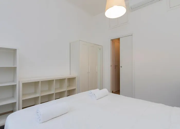 M1 M2 A Short Walk From The Subway Daire