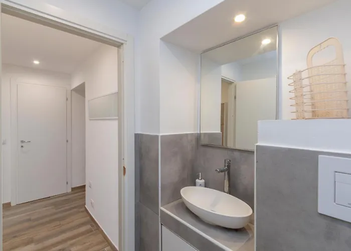 M1 M2 A Short Walk From The Subway Daire *