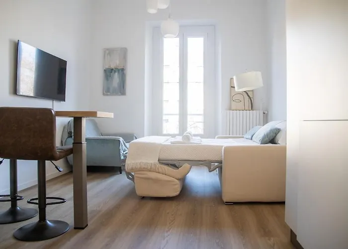 Navigli - Leo Brothers - Tibaldi 14 Milánó