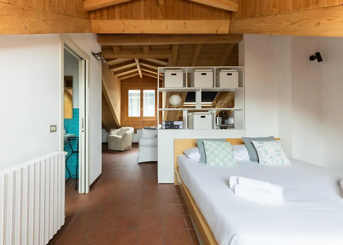 아파트 Navigli - Via Mortara 17 *