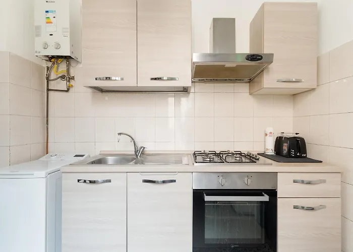 Guesthost - Morazzone Bright And Cozy Design Flat *