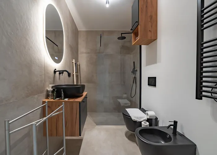 9 Min Walk From Porta Nuova, Design And Elegance Apartment *