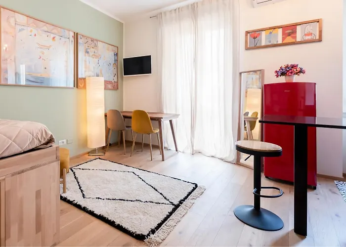 Modern Near Bocconi & Navigli דירה מילאנו