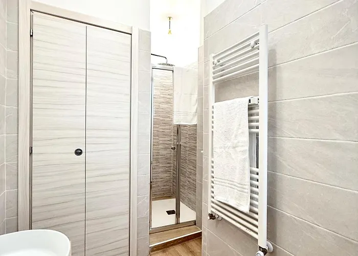 Art - Free Parking *