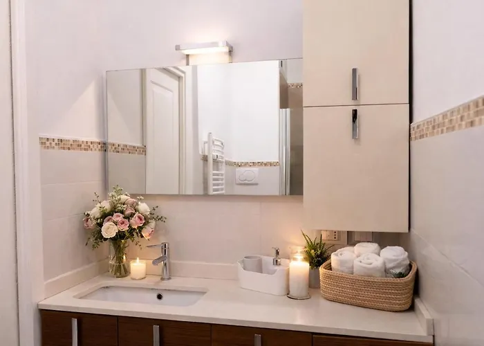 Porta Romana - Olympic Village דירה