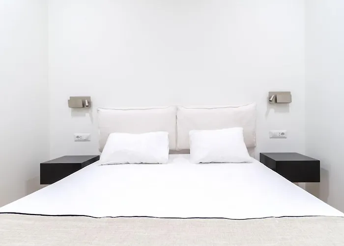 Boutique Flat Steps From Duomo *