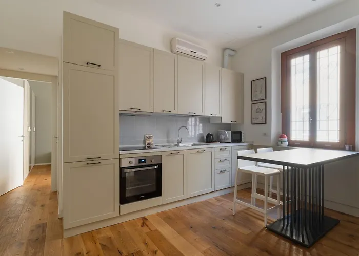 Apartment Guesthost - M5 Isola Cozy Milan