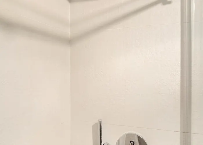 Industrial-chic In The Heart Of Isola Apartment *