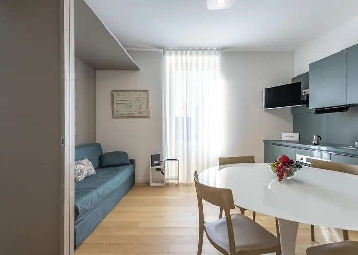 Appartamento Le Corti Segrete. Petrella Milano