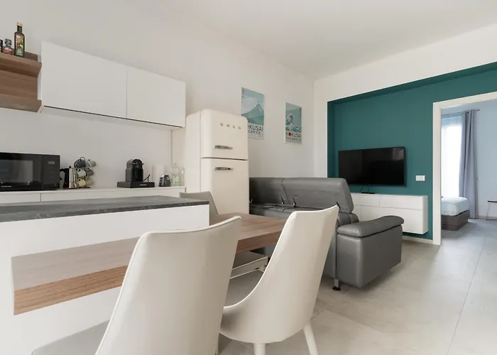 Lambrate - Corti - Bilocale Con Ampio Balcone