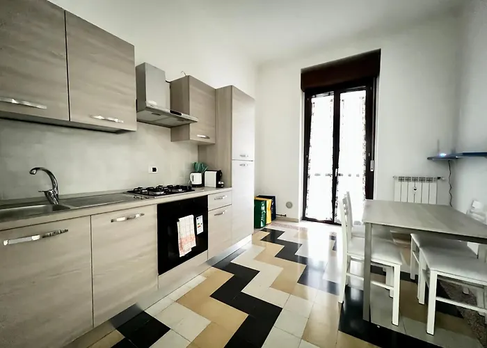 Big Smart Goldoni - Duomo M4 Linate Apartment *