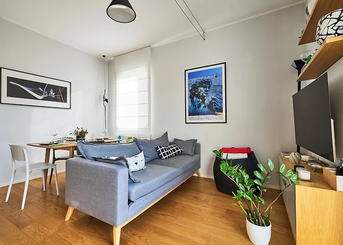 Apartment Bilocale Moderno E Silenzioso Vicino Navigli E Duomo Con Metro M4, Milan