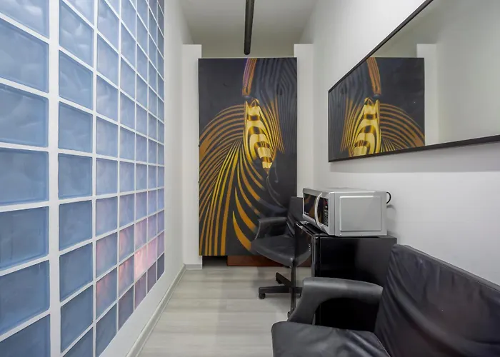 Comfortable And Quiet Near M4 Metro *