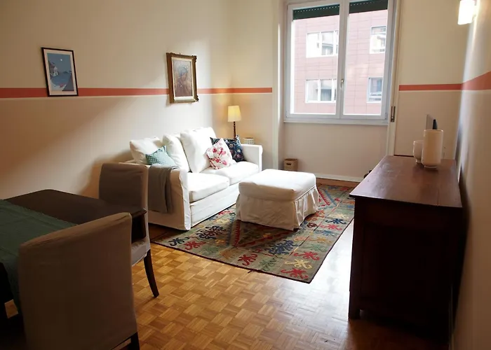 Spacious And Bright Two-room In Bocconi * Milano