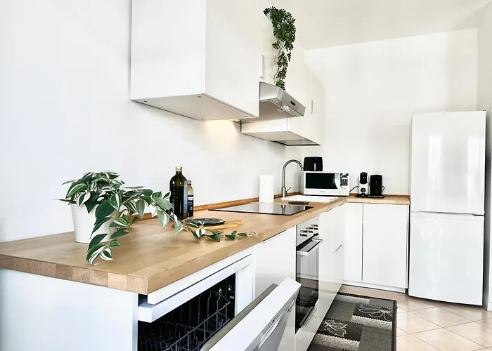 Apartmán Peaceful Oasis With Balcony And Parking, Milán