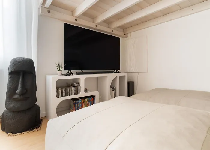 Porta Venezia - Castaldi - Bilocale Con Letto Soppalcato