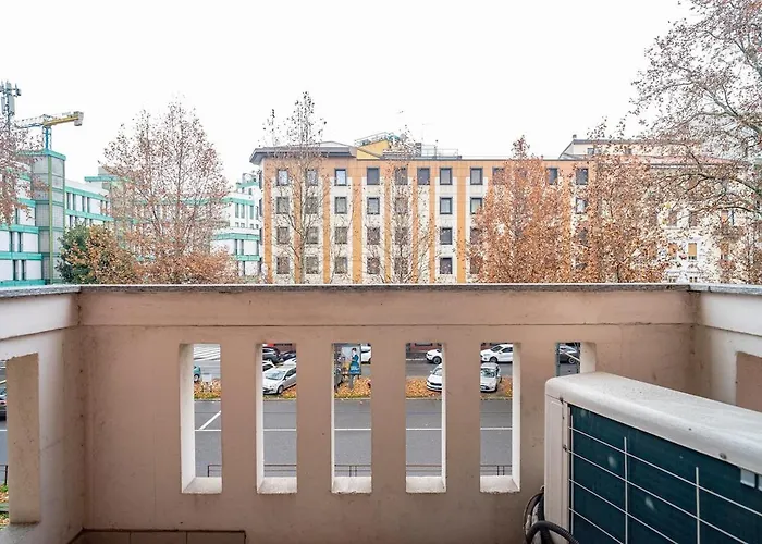 Elegant Certosa - 5 Minutes From The Duomo 아파트 밀라노