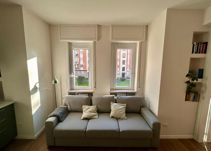 Modern And Bright House 20 Minutes From The Duomo