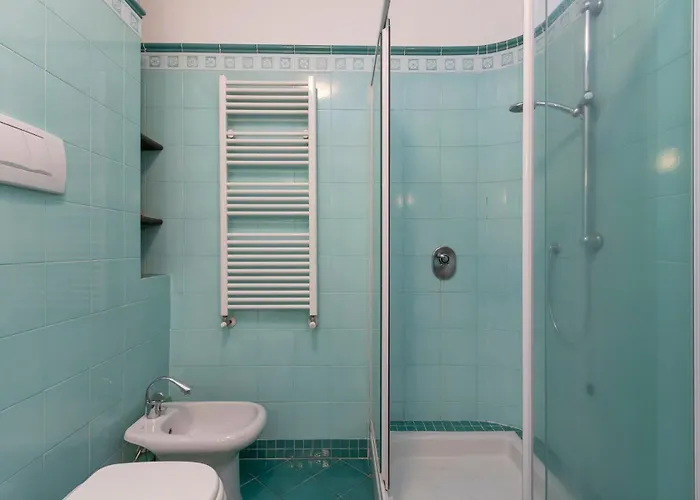 Metro 4 Spacious And Bright Three-room *