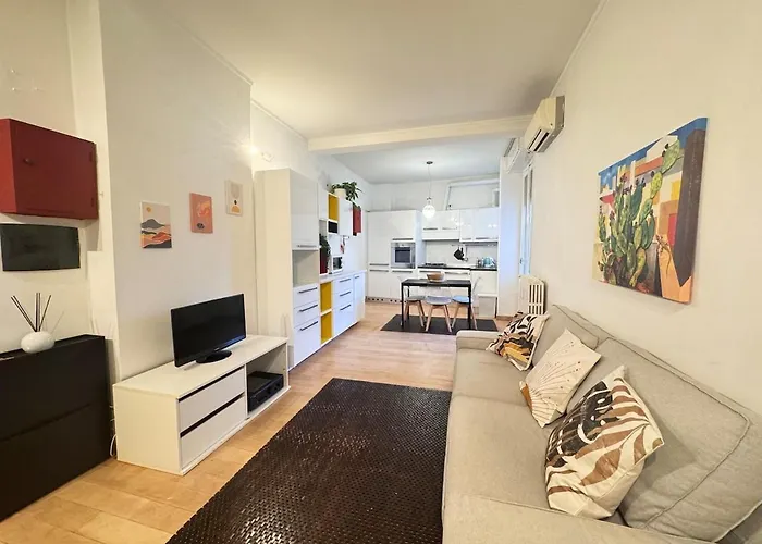 Wood Essence - Authentic Large -city Center Apartment *