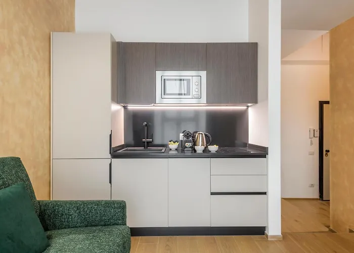 Cesariano, 11 - In Vibrant Via Cesariano Appartamento