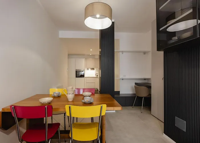 Black & Light ميلان