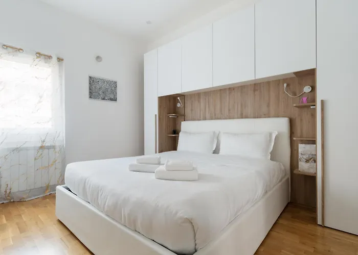 Guesthost - Modern In Corvetto 아파트