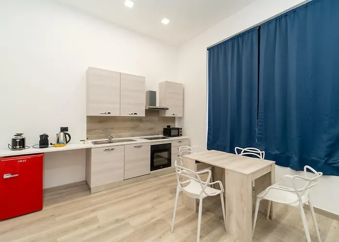 Cozy With Wifi And Ac & Parking Apartment Mailand