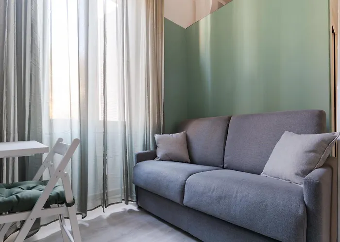 Youth M2 Abbiategrasso Assago Tram 15 Duomo * ミラノ