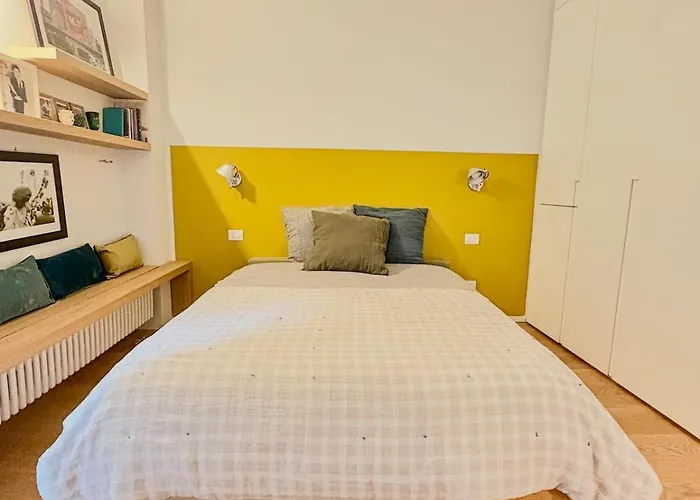 Elegant In The Heart Of Brera Apartment